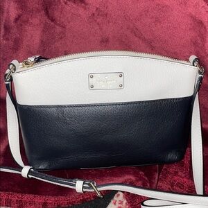 kate Spade Groce Street Millie Black & White Two-Tone Leather Crossbody 7”W x 6”